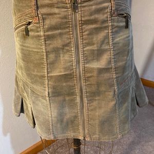 Low waist DKNY mini whale corduroy skirt w contrast stitching and zip front